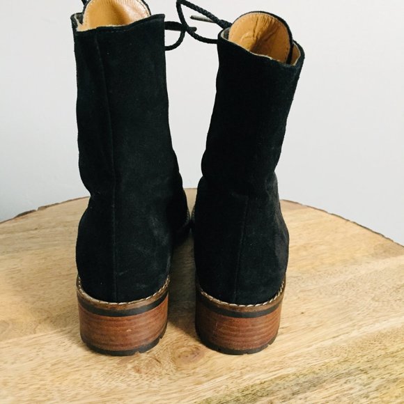 Andre Assous Italian Made  Black Suede Lace Up  Ankle Boots Size 37(5.5 US) - Picture 4 of 7